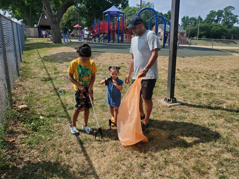 Volunteers for Comunidad Verde on May 17th